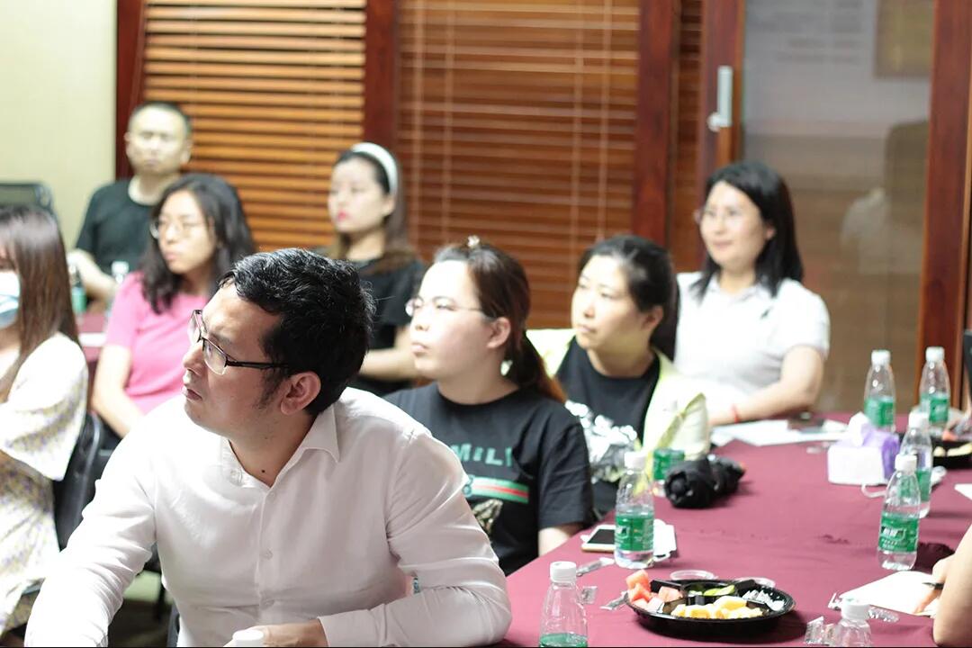 “兩會(huì)政策對(duì)企業(yè)利弊的分析”沙龍圓滿結(jié)束