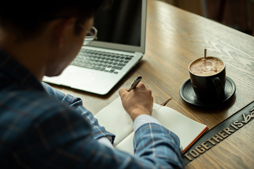 香港公司100%控股國內(nèi)企業(yè)，操作流程明細(xì)