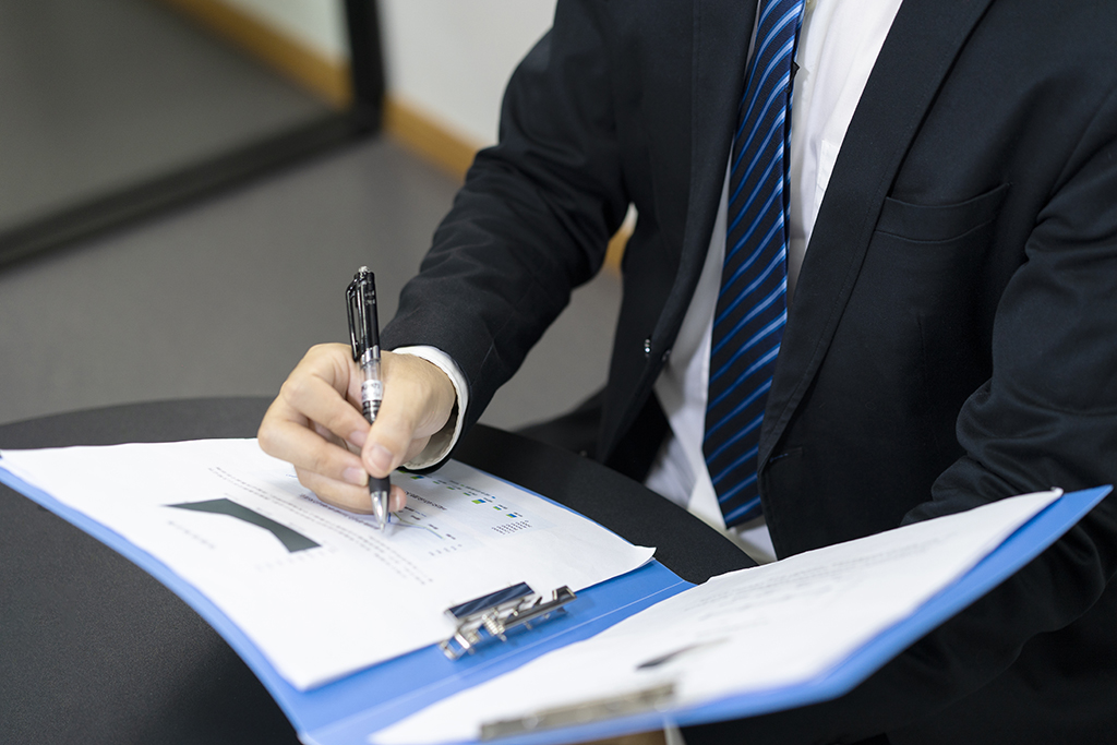 從內(nèi)賬到外賬：深圳企業(yè)如何選擇專業(yè)代理記賬公司？（2025實(shí)用版）