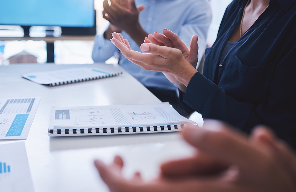 新成立香港公司選擇銀行開(kāi)戶(hù)的指南：適合新手的步驟與建議