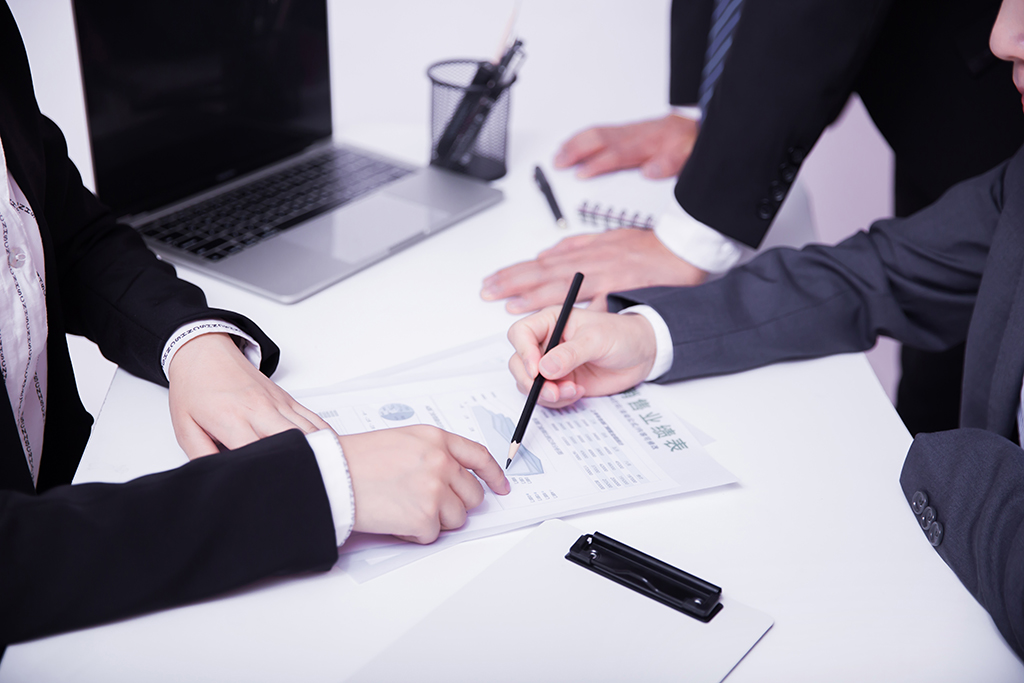 香港公司如何投資設立內(nèi)地公司：2025年資產(chǎn)管理行業(yè)最新動態(tài)