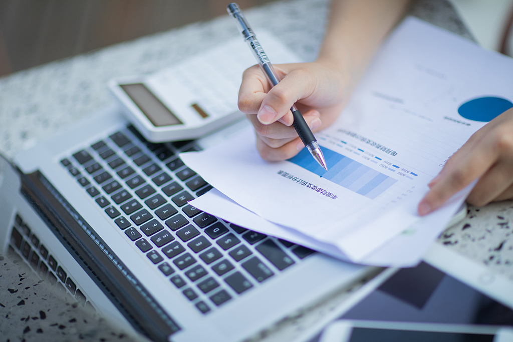 大陸公司在香港開戶的條件，香港開戶風(fēng)險：